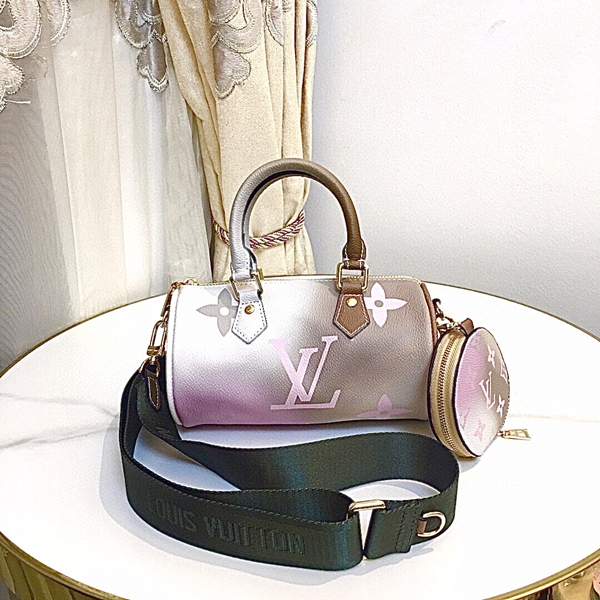 ルイヴィトンバッグ背面デザイン